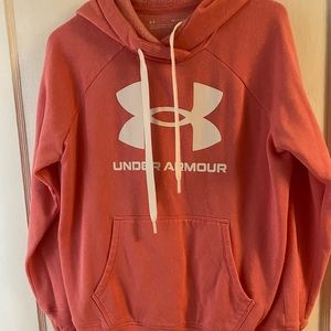 Mens size small. Under Armour hoodie.